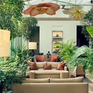 Botanic Sanctuary - The Leading Of The World Hotel